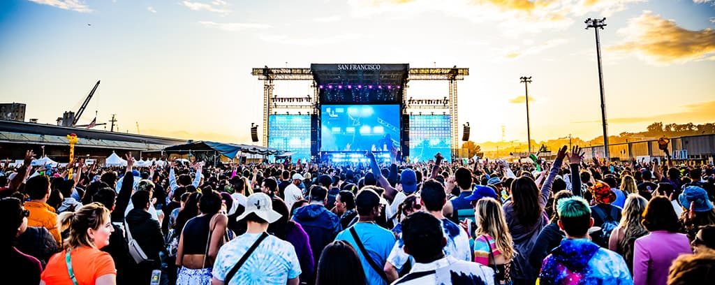 Portola San Francisco Crowd